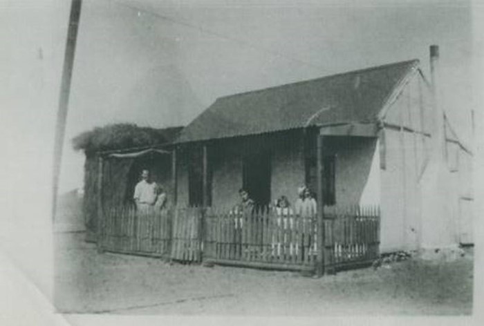 Image Gallery - Cottage at Gwalia c 1930 Courtesy Shire of Leonora Copy